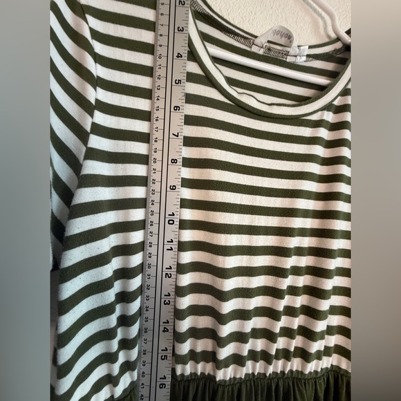 Chic Forest Stripes & Olive Sway – Vidarton XL Midi Dress w/ Pockets 🌿Preloved - Picture 8 of 12